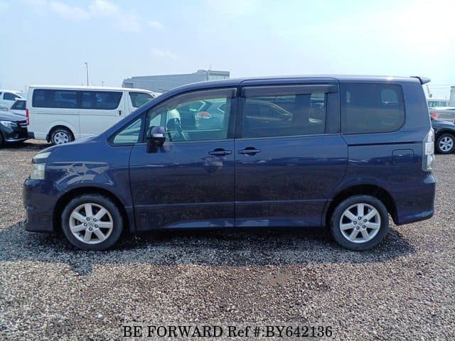 2008 Toyota Voxy JDM car for sale — photo 2 of 25