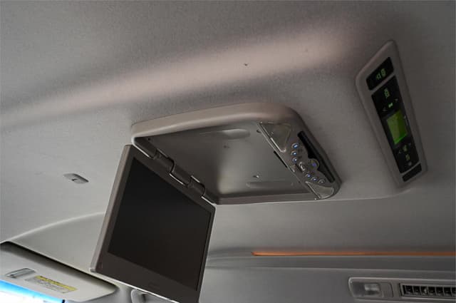 2011 Toyota Vellfire JDM car for sale — photo 8 of 25