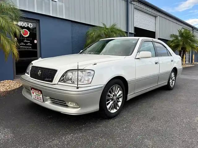 1999 Toyota Crown JDM car for sale — photo 3 of 21