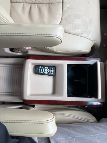 2010 Toyota Vellfire JDM car for sale — photo 21 of 21