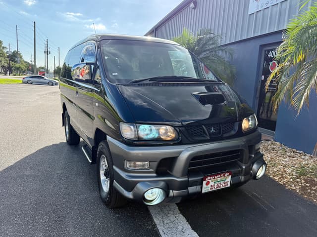 2000 Mitsubishi Delica JDM car for sale — photo 13 of 25