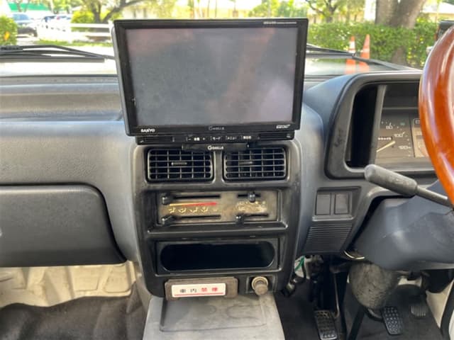 1992 Daihatsu Hijet JDM car for sale — photo 15 of 16