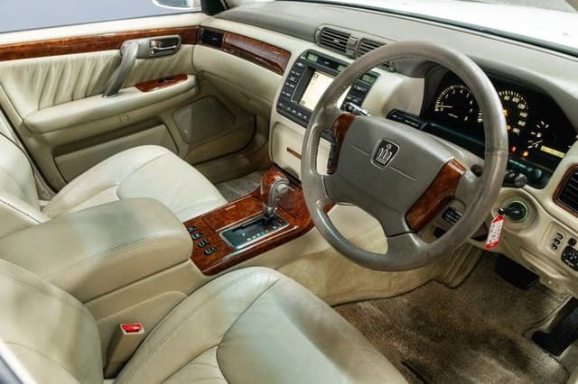 2003 Toyota Crown JDM car for sale — photo 13 of 17