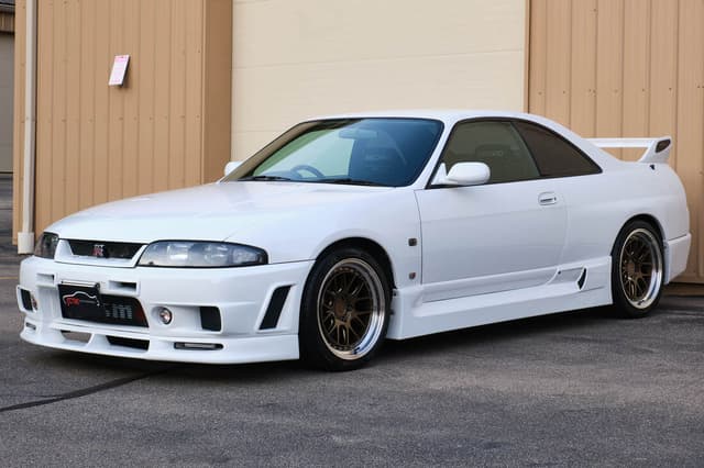 1996 Nissan Skyline JDM car for sale — photo 4 of 25