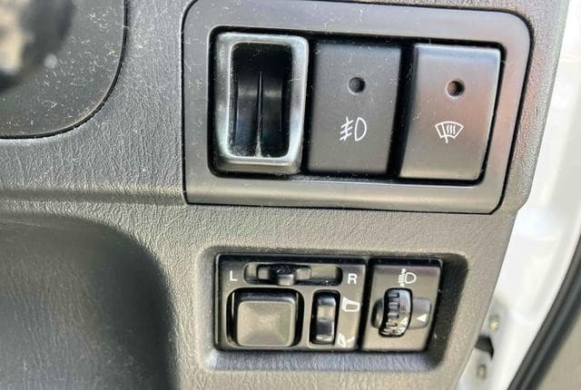 2010 Suzuki Jimny JDM car for sale — photo 8 of 9