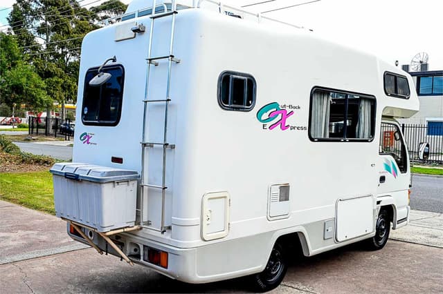 1997 Isuzu Elf JDM car for sale — photo 11 of 25