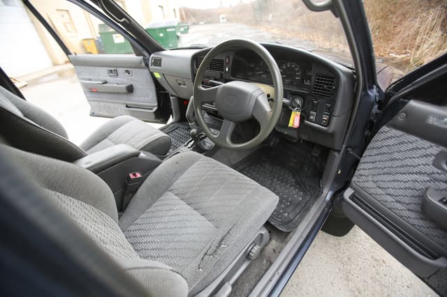 1995 Toyota Hilux JDM car for sale — photo 24 of 25