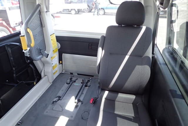 2011 Toyota HiAce JDM car for sale — photo 20 of 25