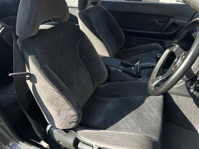1992 Nissan Skyline JDM car for sale — photo 4 of 12