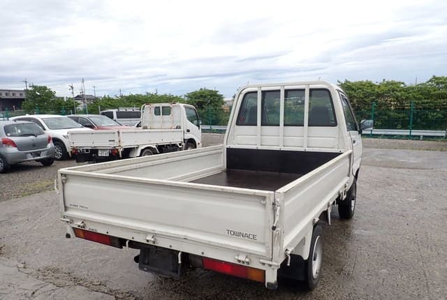 2002 Toyota Townace JDM car for sale — photo 5 of 25