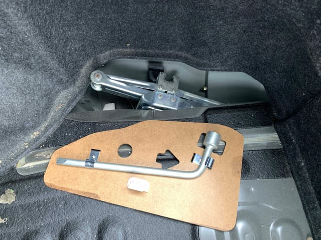 1996 Toyota Carina JDM car for sale — photo 18 of 21