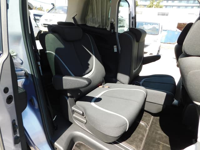 2009 Mazda Biante JDM car for sale — photo 5 of 8