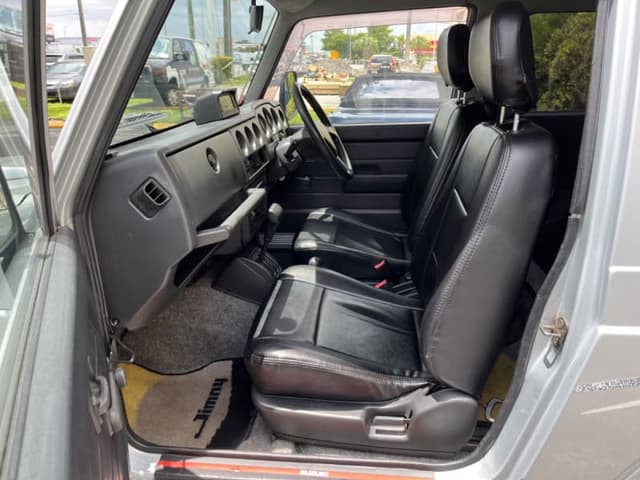 1997 Suzuki Jimny JDM car for sale — photo 13 of 17