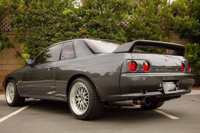 1990 Nissan Skyline JDM car for sale — photo 8 of 25