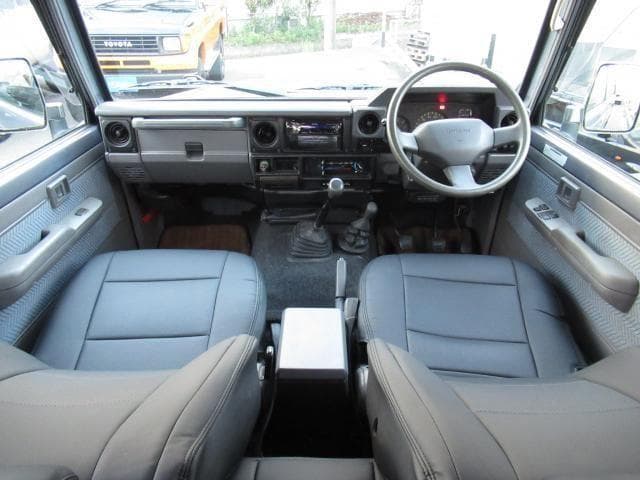 1996 Toyota Land Cruiser JDM car for sale — photo 6 of 9