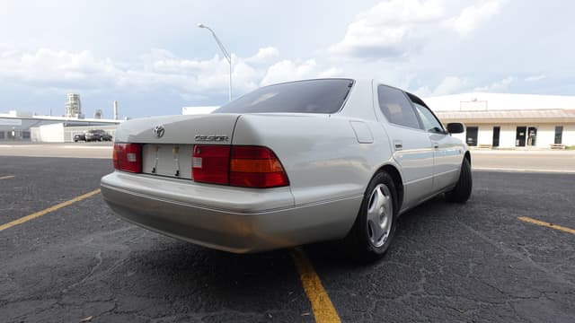 1998 Toyota Celsior JDM car for sale — photo 2 of 11