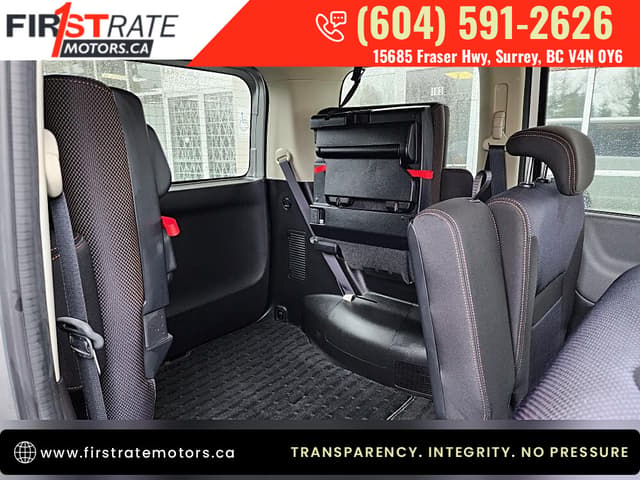 2006 Nissan Serena JDM car for sale — photo 7 of 13