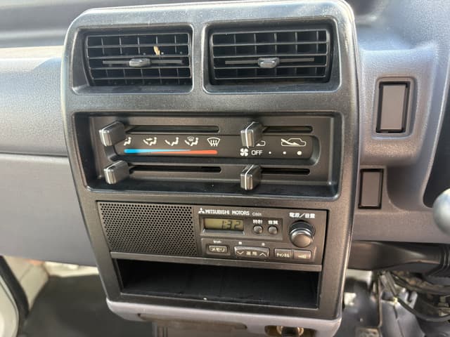 1997 Mitsubishi Minicab JDM car for sale — photo 19 of 25
