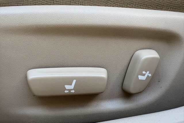 2009 Toyota Mark X JDM car for sale — photo 13 of 21