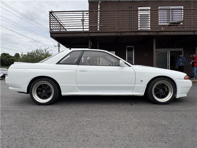 1994 Nissan Skyline JDM car for sale — photo 12 of 23