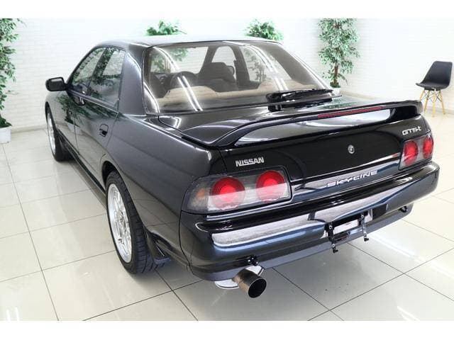 1990 Nissan Skyline JDM car for sale — photo 4 of 18