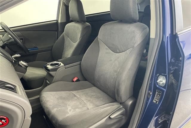 2011 Toyota Prius JDM car for sale — photo 24 of 25