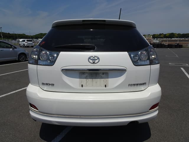 2006 Toyota Harrier JDM car for sale — photo 4 of 10