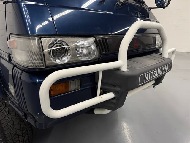 1993 Mitsubishi Delica JDM car for sale — photo 9 of 10