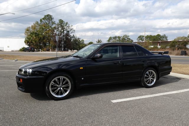 1998 Nissan Skyline JDM car for sale — photo 12 of 19