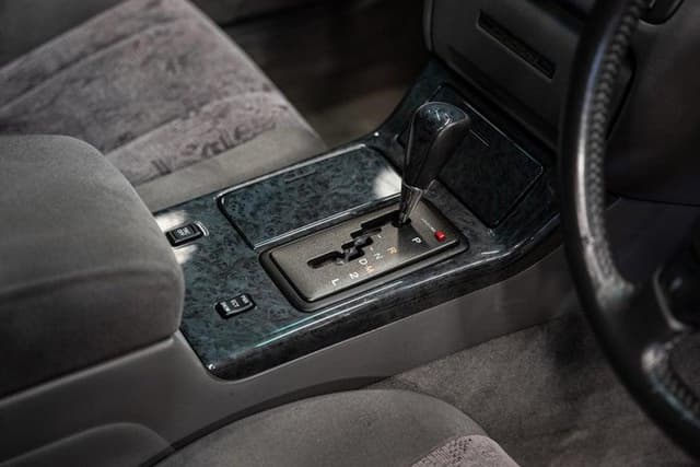 2000 Toyota Crown JDM car for sale — photo 14 of 20