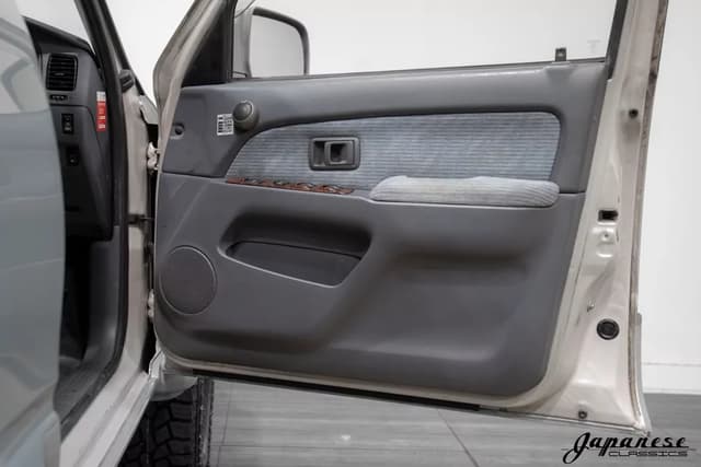 1997 Toyota Hilux Surf JDM car for sale — photo 18 of 25