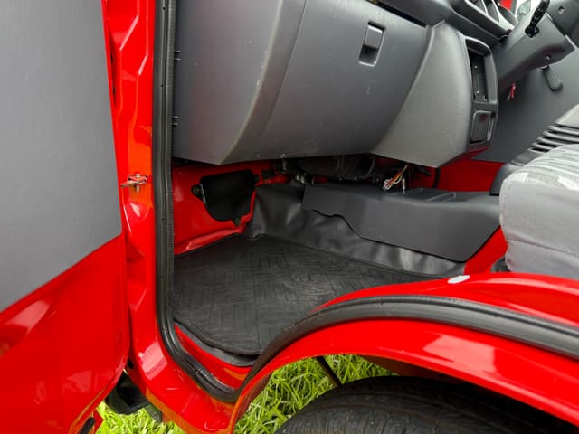 2001 Daihatsu Hijet JDM car for sale — photo 12 of 25