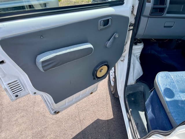 2000 Mitsubishi Minicab JDM car for sale — photo 23 of 25