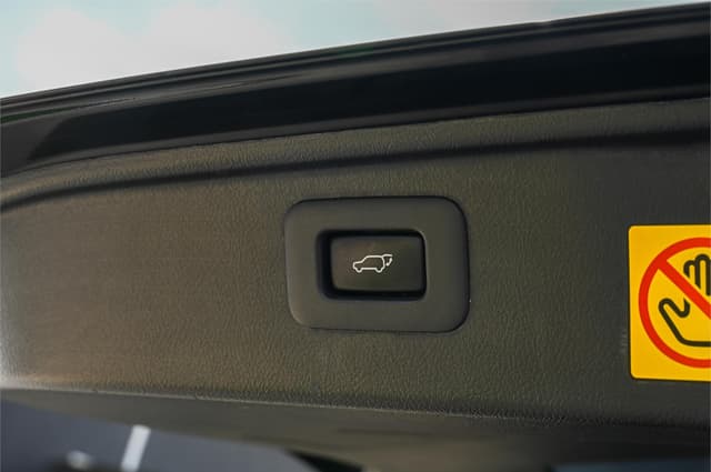 2012 Toyota Alphard JDM car for sale — photo 12 of 25
