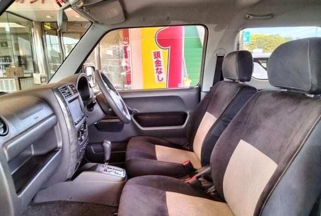 2008 Suzuki Jimny JDM car for sale — photo 18 of 25