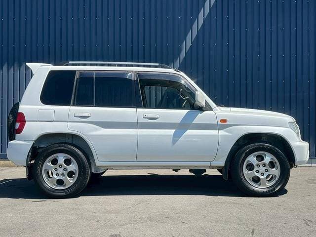 2001 Mitsubishi Pajero JDM car for sale — photo 6 of 14