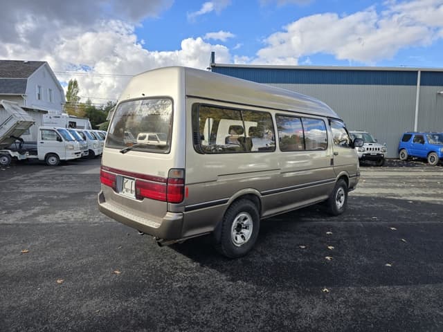 1996 Toyota HiAce JDM car for sale — photo 5 of 25