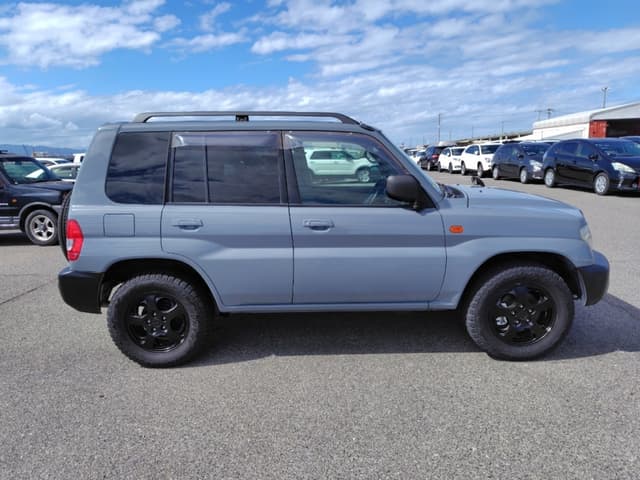 2000 Mitsubishi Pajero JDM car for sale — photo 8 of 20
