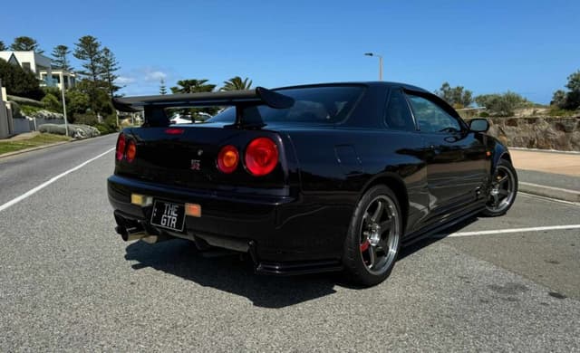 1999 Nissan Skyline JDM car for sale — photo 2 of 10