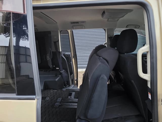 2009 Mitsubishi Delica JDM car for sale — photo 14 of 24