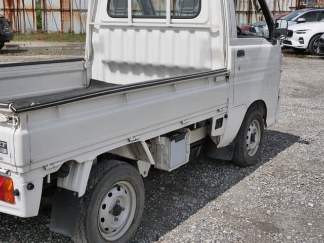 2002 Daihatsu Hijet JDM car for sale — photo 19 of 25