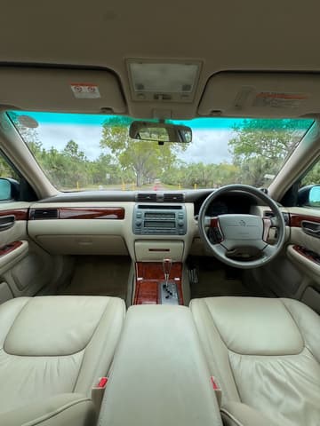 2000 Toyota Crown JDM car for sale — photo 23 of 25