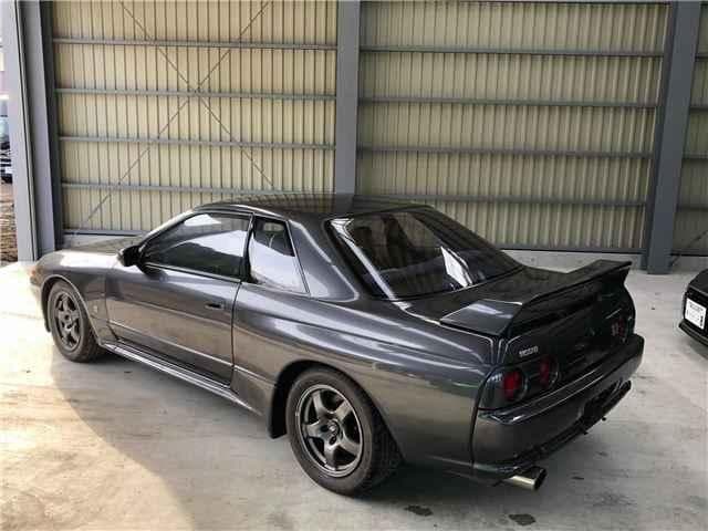 1990 Nissan Skyline JDM car for sale — photo 3 of 11