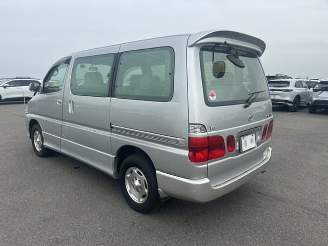 2001 Toyota Grand Hiace JDM car for sale — photo 7 of 25