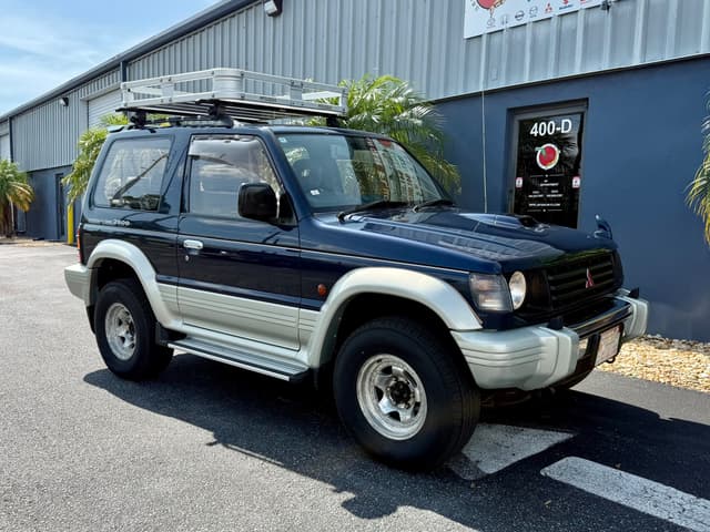 1995 Mitsubishi Pajero JDM car for sale — photo 12 of 21