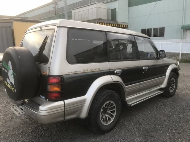 1993 Mitsubishi Pajero JDM car for sale — photo 4 of 5