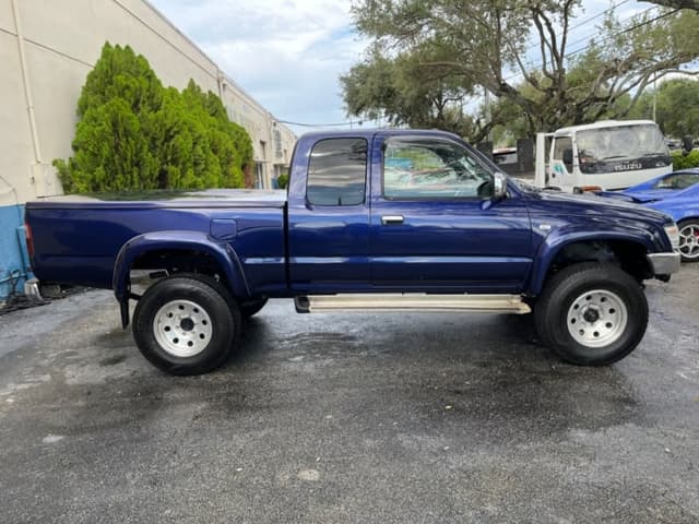 1997 Toyota Hilux JDM car for sale — photo 9 of 19