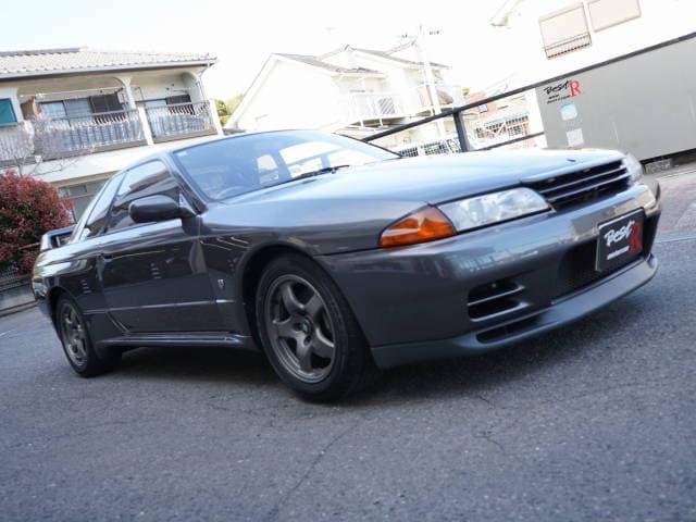 1992 Nissan Skyline JDM car for sale — photo 9 of 11