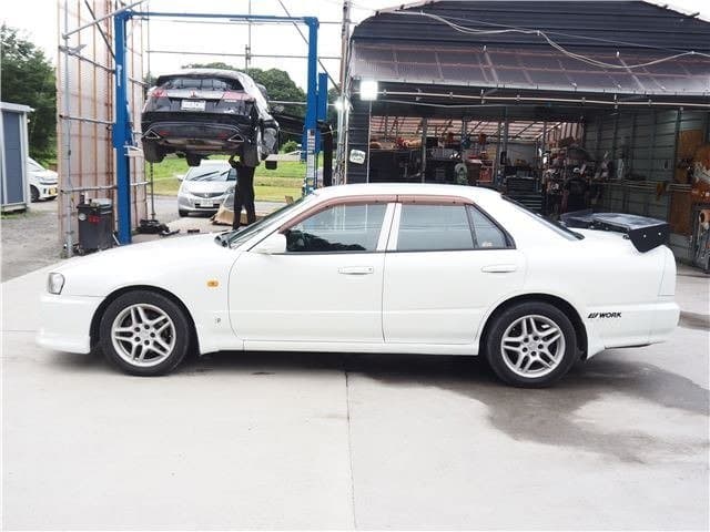 1998 Nissan Skyline JDM car for sale — photo 8 of 25