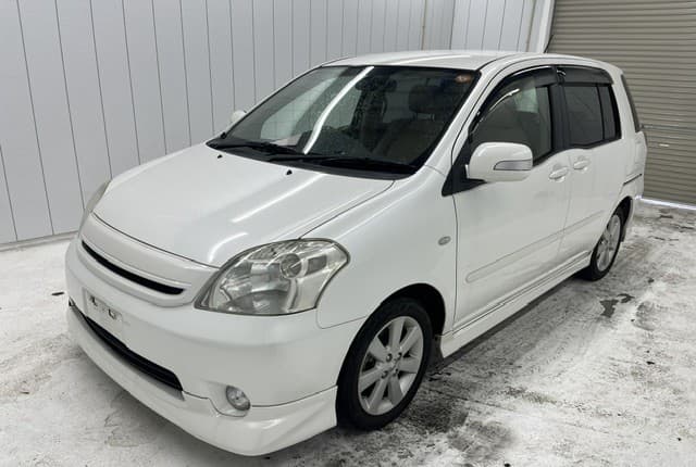 2007 Toyota Raum JDM car for sale — photo 3 of 25